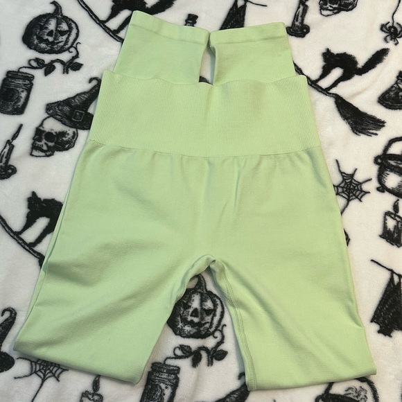 TNA ARTIZIA full length pastel lime leggings. size medium. lightly worn. - Picture 2 of 6